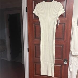 Good American Cream Ribbed Short-Sleeve Maxi Dress